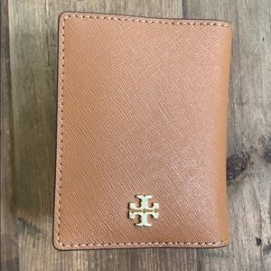 Tory Burch Bags - Tory Burch small wallet Tory Burch Bags - Tory Burch small wallet